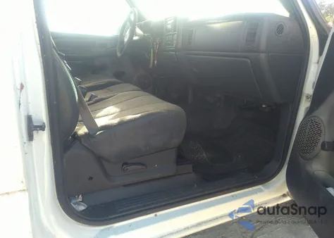 2001 Chevrolet Silverado 1500 из США, поврежденный, VIN 1GCEC14W01Z334737